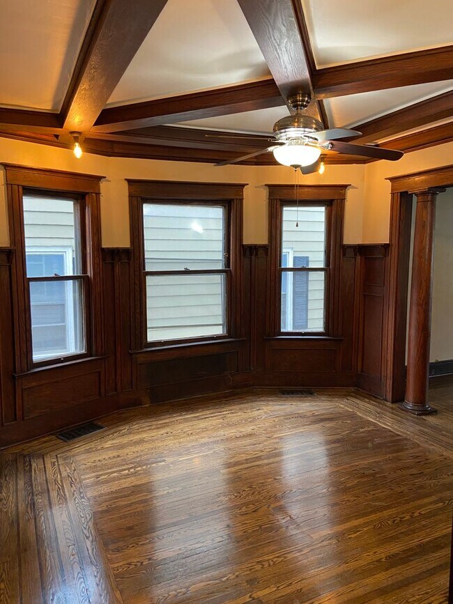 Building Photo - 677 West Delavan