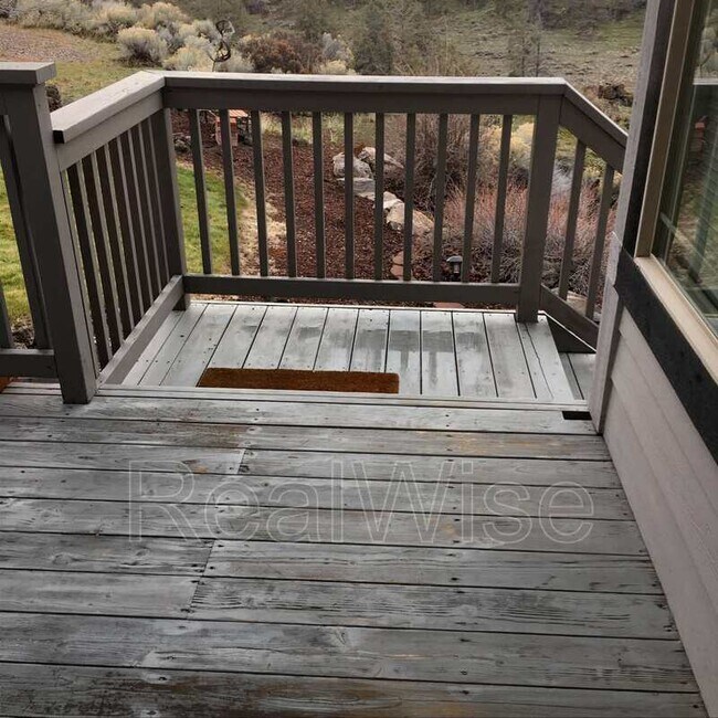 Foto del edificio - 2143 NW Canyon Dr