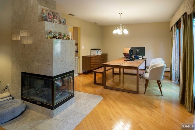 Foto del edificio - 105 Aspen Ct
