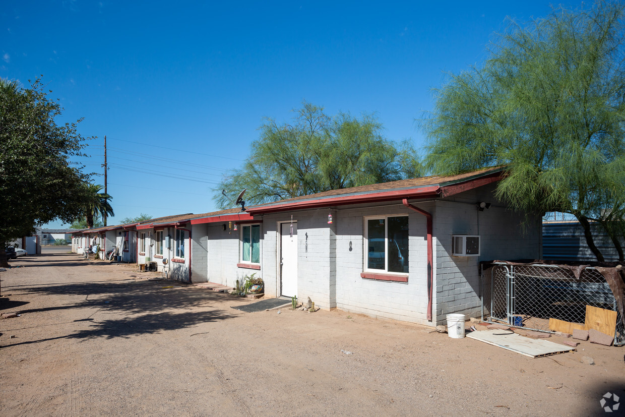 Primary Photo - El Patio Apartments