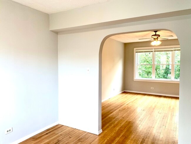 Foto del edificio - 2807 N Springfield Ave
