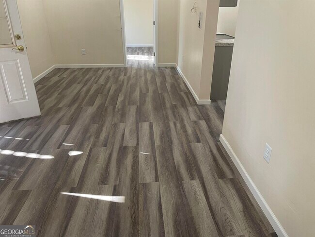 Foto del edificio - 1757 Bennett Dr