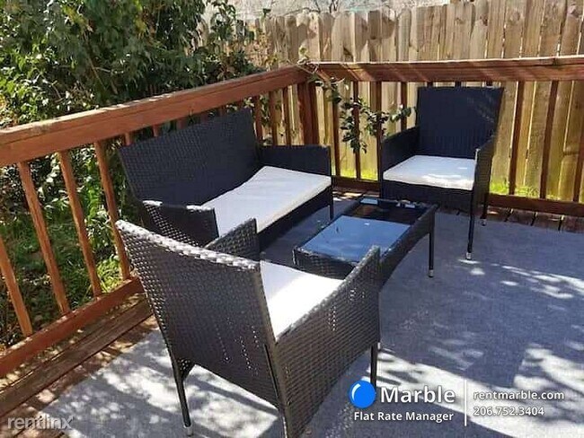 Foto del edificio - 3 br, 2 bath House - 2219 Logan Dr
