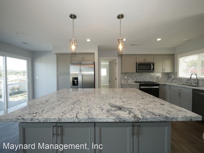 Foto del edificio - 4 br, 2 bath House - 516 Perry St.