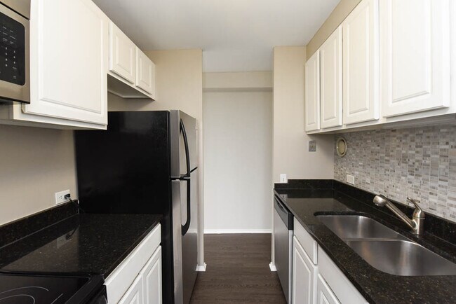 Building Photo - 4334 N Hazel St