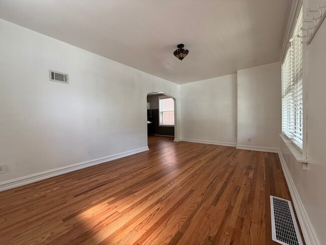 Building Photo - 4606 Wilcox Ave