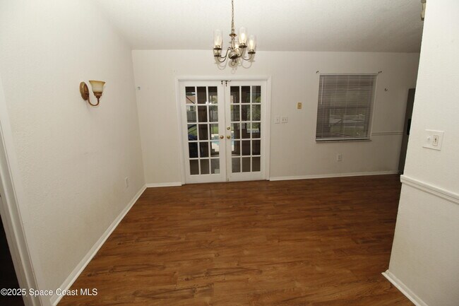 Building Photo - 1735 Hazelton St NW