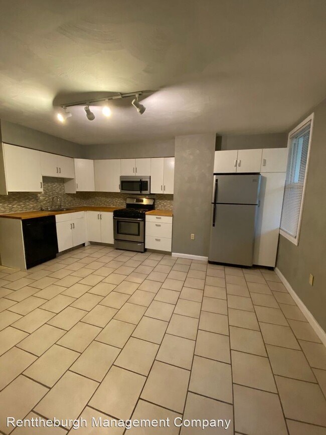 Building Photo - 3 br, 2 bath House - 2333 Spring St