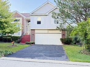 Building Photo - 374 W Boxwood Ct