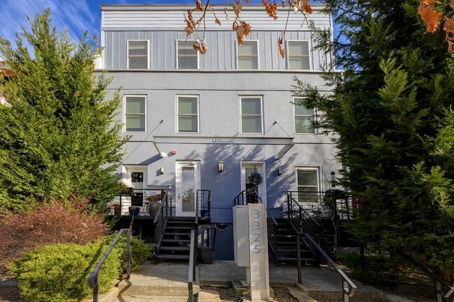 Building Photo - Great 1BR in Columbia Heights