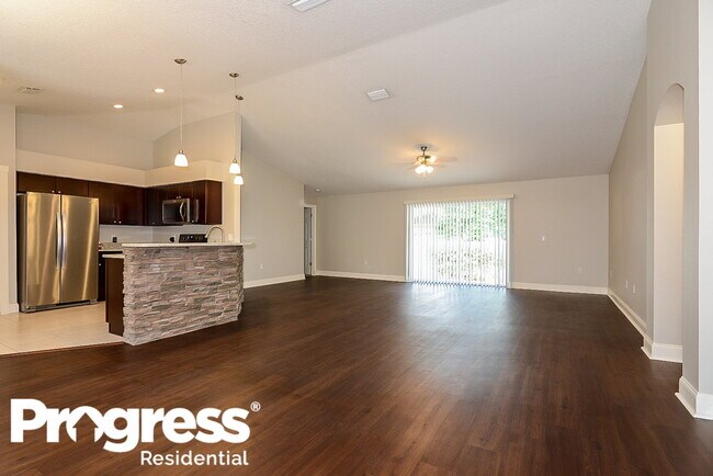 Foto del edificio - 925 Clearcreek Dr