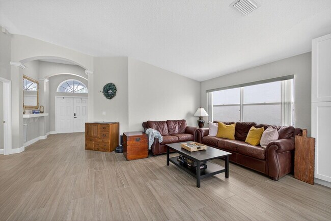 Foto del edificio - 15155 Newquay Ct