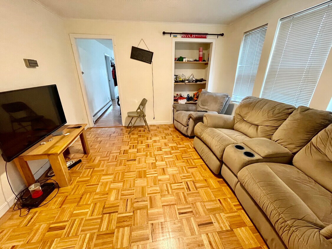 Primary Photo - 238 Cedar St