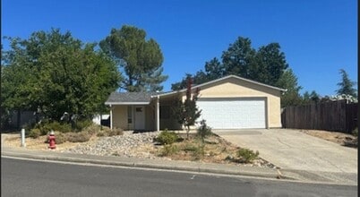 Building Photo - 1032 Fallon Ct