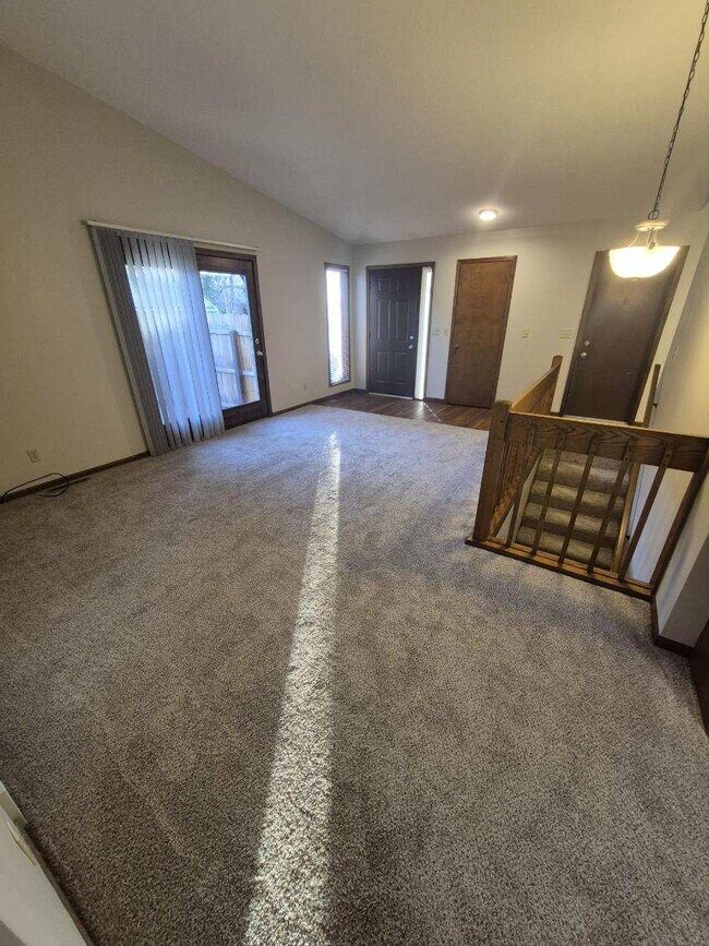 Foto del edificio - 4908 Russell St