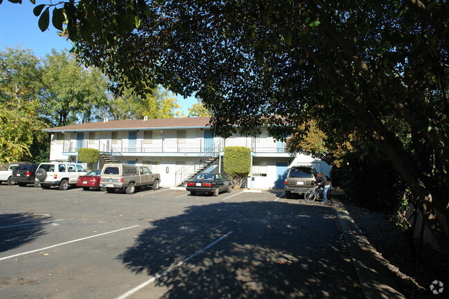 Building Photo - Ash Street Apartments