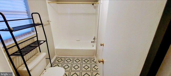 Foto del edificio - 2561 Robinson Pl