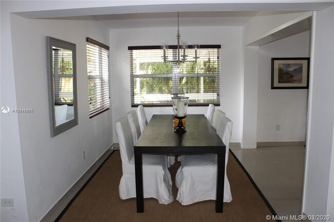 Foto del edificio - 1655 NE 145th St