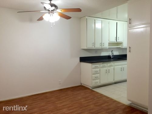 Building Photo - 520 N Hayworth Ave