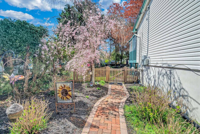 Building Photo - Gracie's Garden in Annapolis