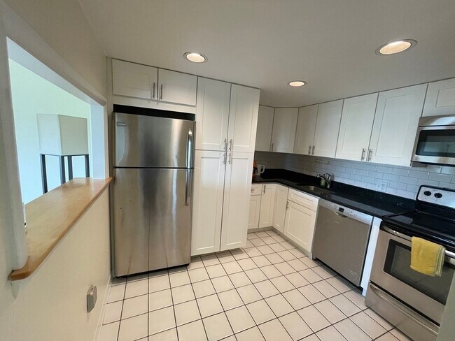 Foto del edificio - 1244 Beacon St