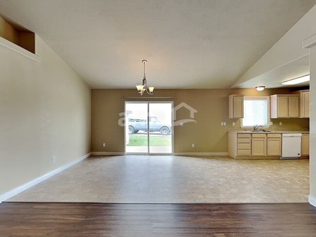 Building Photo - 171 Century Dr