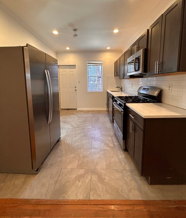 Primary Photo - 2233 Bonaffon St