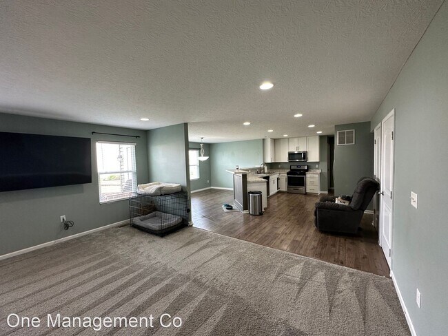 Building Photo - 3 br, 2.5 bath House - 2341 Pine Crest Dr
