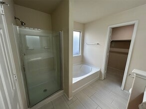 Building Photo - 707 Kiley Dr