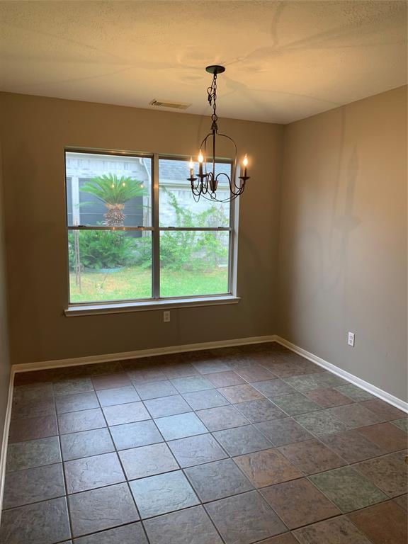 Foto del edificio - 7211 Pembrough Ln