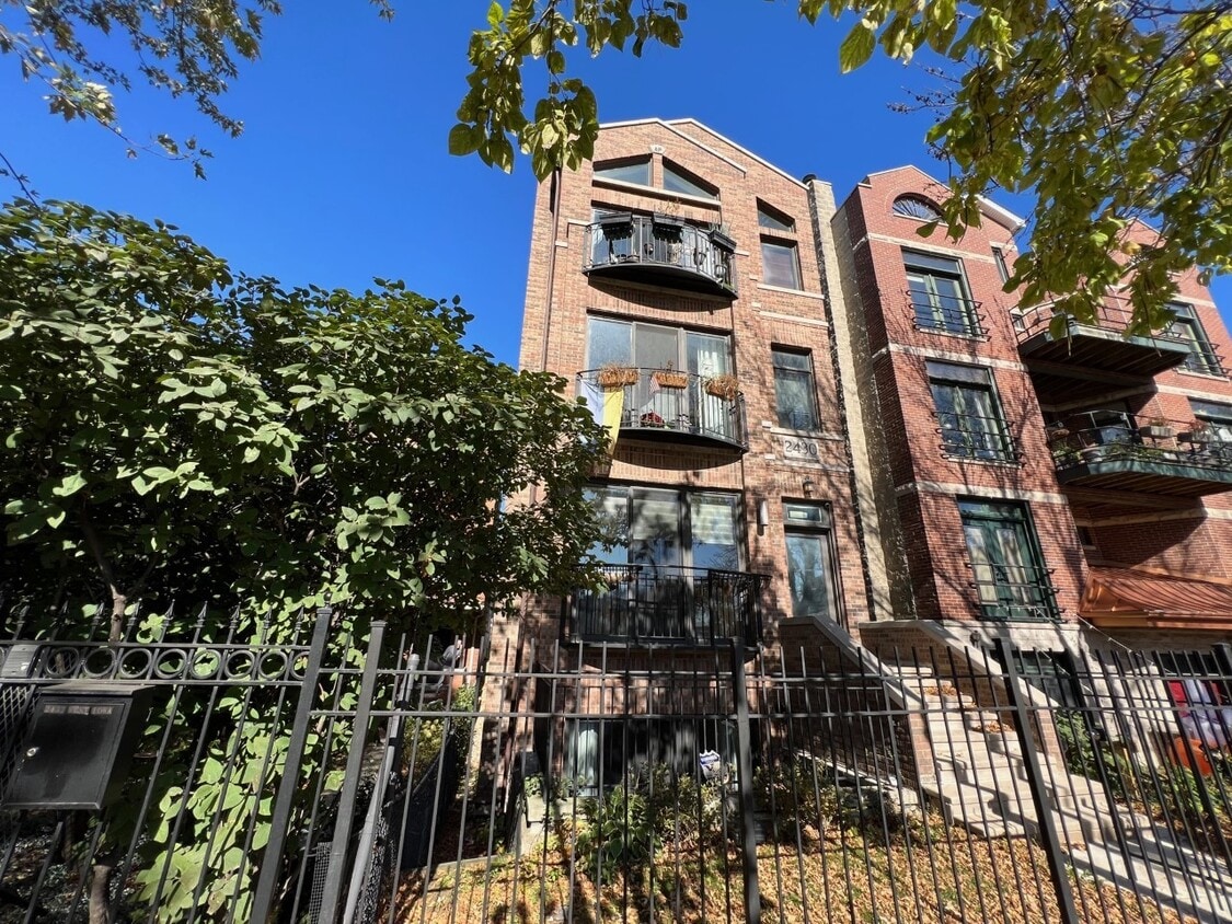 2430 W Iowa St Unit 1, Chicago, IL 60622 Condo for Rent in Chicago