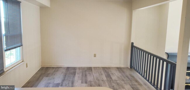 Foto del edificio - 6198 Spring Knoll Dr