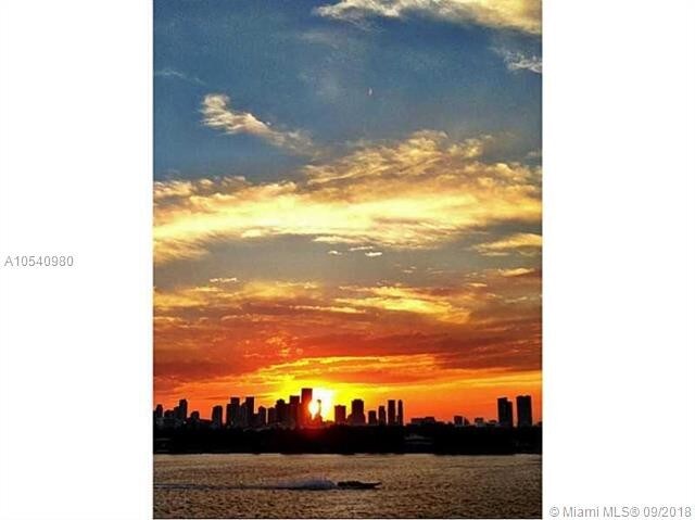 Building Photo - 1000 West Ave