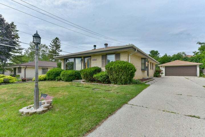 Building Photo - 5340 W Whitaker Ave