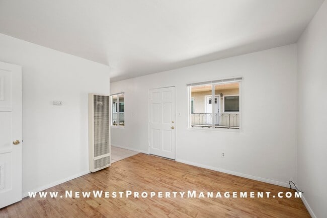 Building Photo - 553 22nd St
