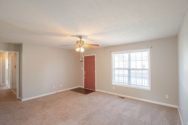 Foto del edificio - Pet Friendly with Fenced Yard!