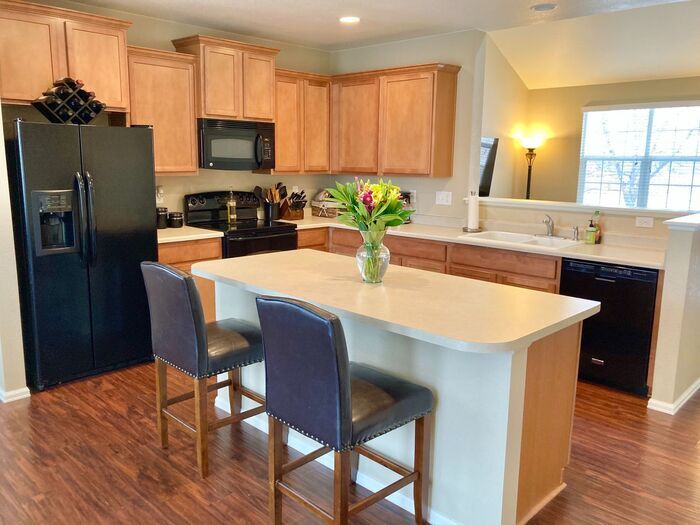 Foto principal - Lovely 3 Bedroom, 2.5 Bathroom Home