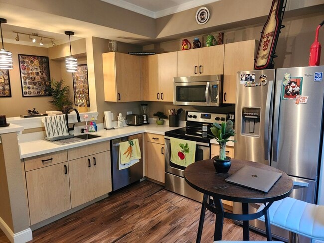 Foto del edificio - 533 NE 3rd Ave