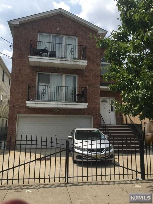 Primary Photo - 3 bedroom in Newark NJ 07105