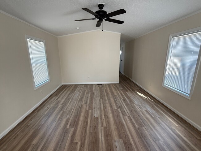 Building Photo - 13 Vanilla Ln