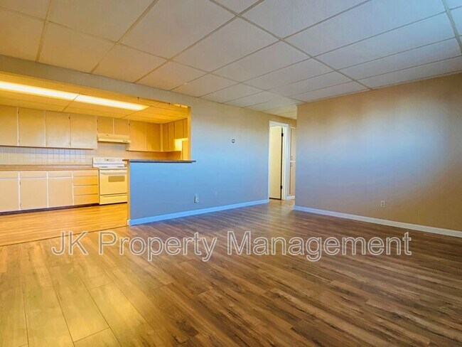 Foto del edificio - 1401-142B 2b St S