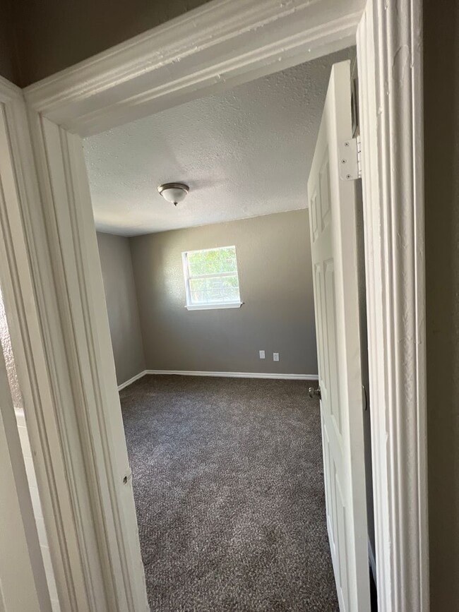 Building Photo - RENT TO OWN – MIDWEST CITY, OK