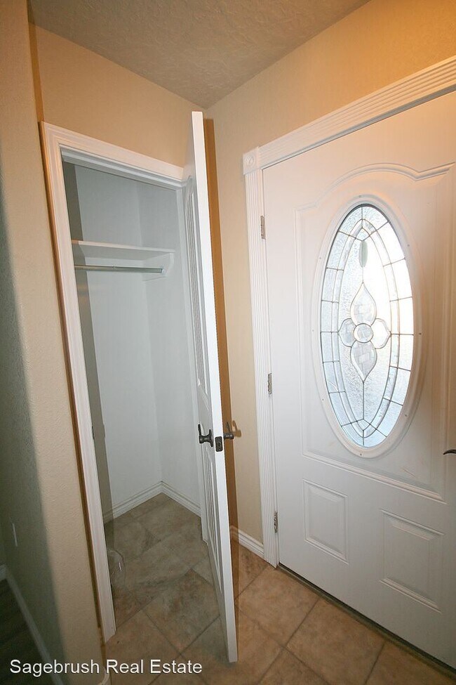Building Photo - 2317 Cobblestone Circle