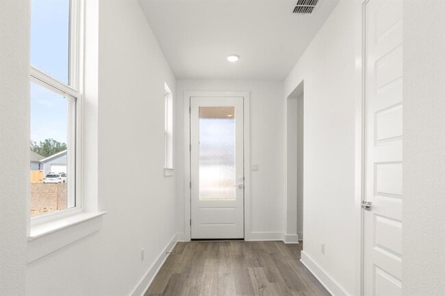 Foto del edificio - 1012 Yaupon Holly Dr