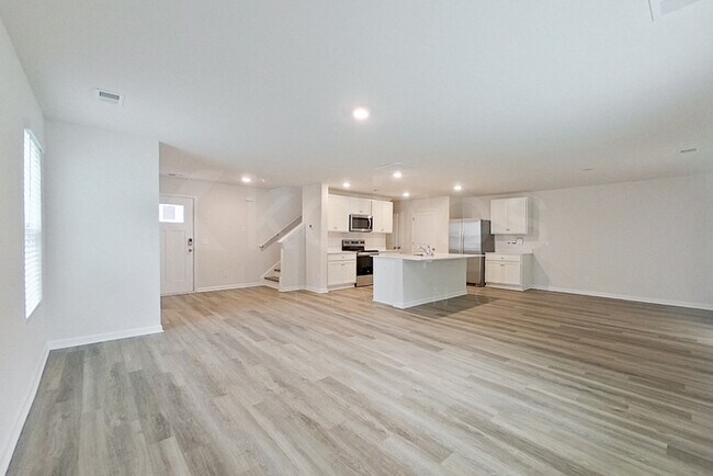 Building Photo - 107 Inez Ave
