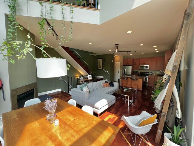 Open floor plan - 1700 N Talman Ave