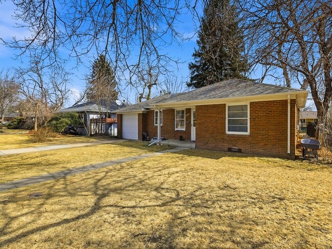Building Photo - Cozy 2 Bed, 1 Bath House in Central Fort Collins! Avail. June 10th!