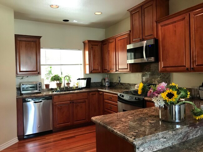 Foto del edificio - 1033 Sunset Oak Cir