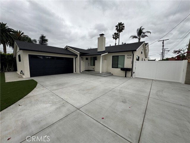 Foto principal - 15234 Kingsbury St