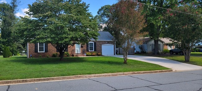 Building Photo - 1789 Hausman Dr